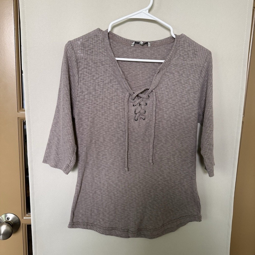 BKE Womens Medium Taupe Brown Ribbed Scoop Neck Short Sleeve Shirt - Picture 2 of 7